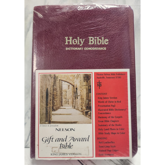 Holy Bible, Nelson, King James Version, Red Leatherflex Stained Page Edges, New - Picture 1 of 7